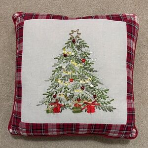 Festive 3D Christmas Tree Pillow with Red Plaid Border